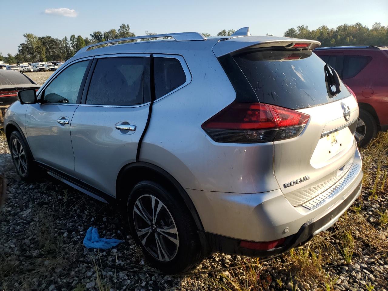 2019 Nissan Rogue - Image 2