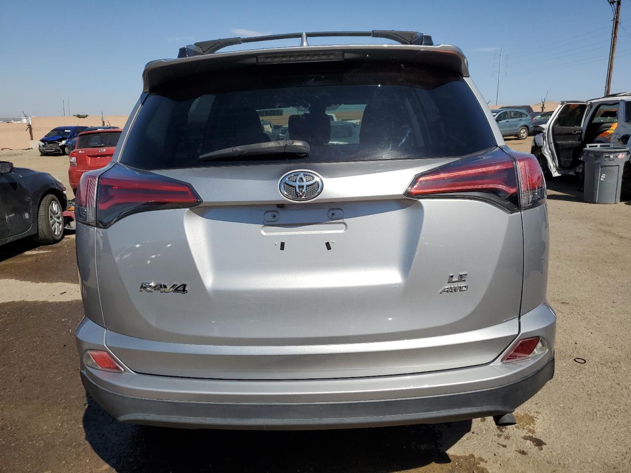 2T3BFREV4HW591246 2017 Toyota Rav4 Le