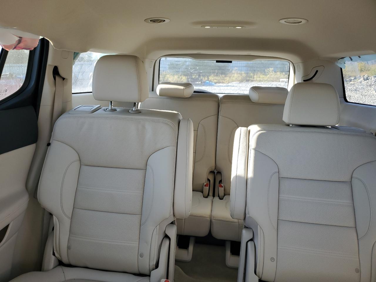 2021 GMC Acadia - Image 10