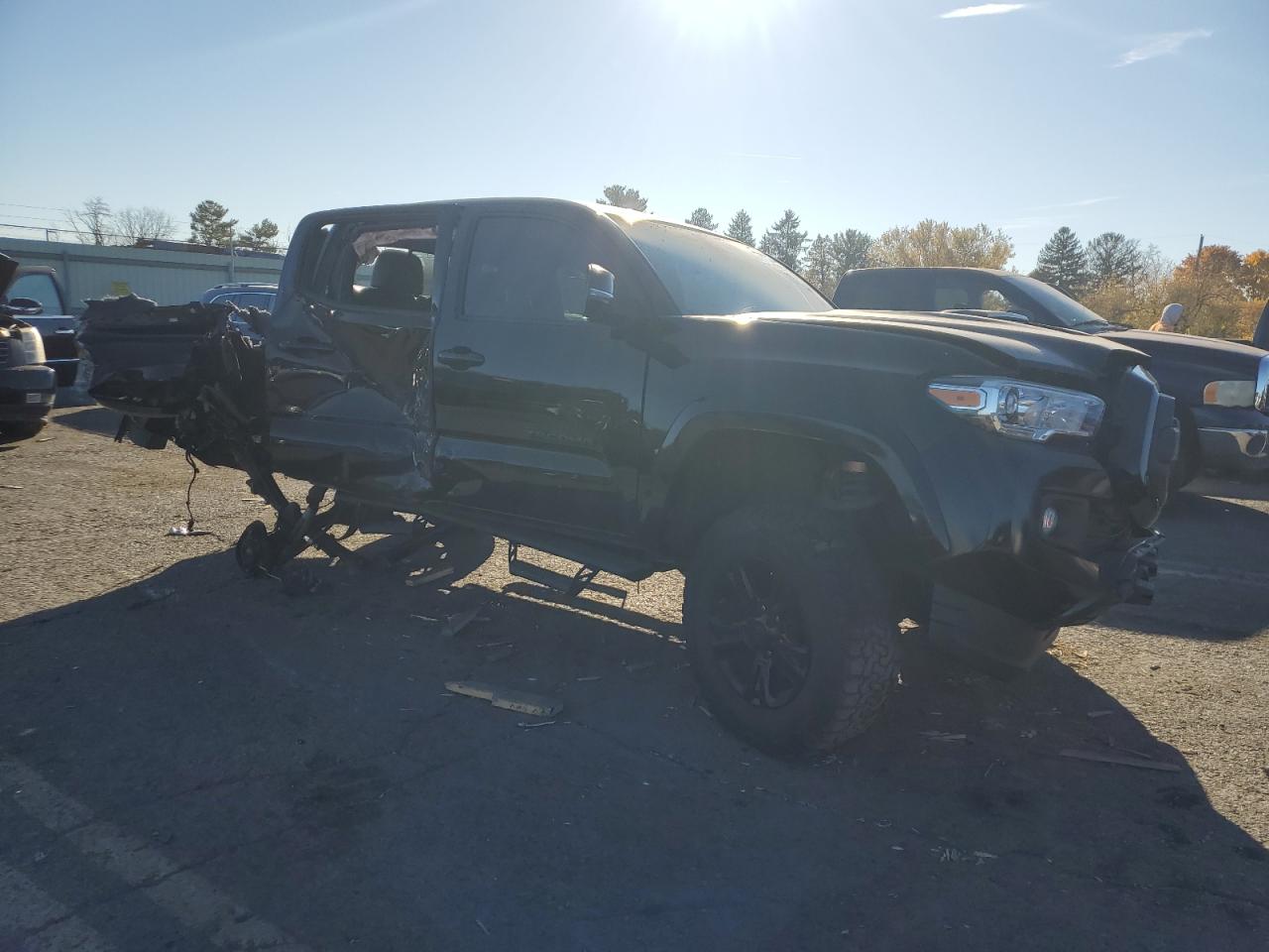 2018 Toyota Tacoma - Image 4