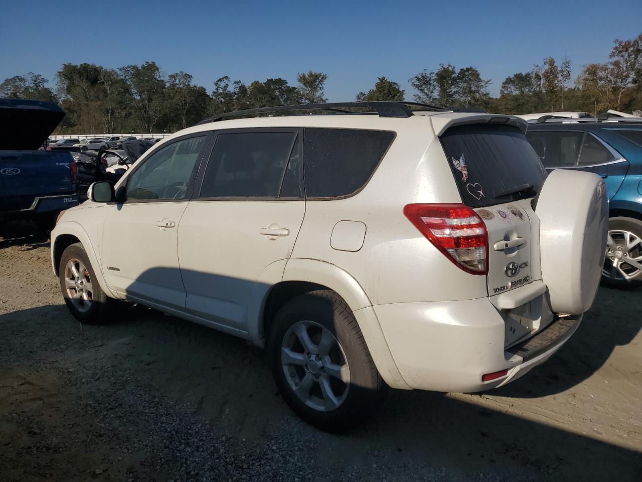 2009 Toyota RAV 4 - Image 2