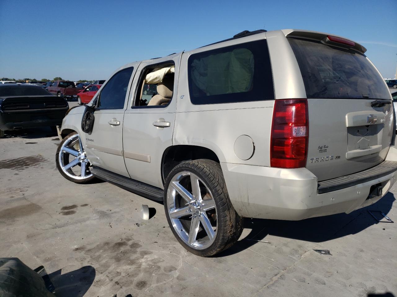 2009 Chevrolet Tahoe - Image 2