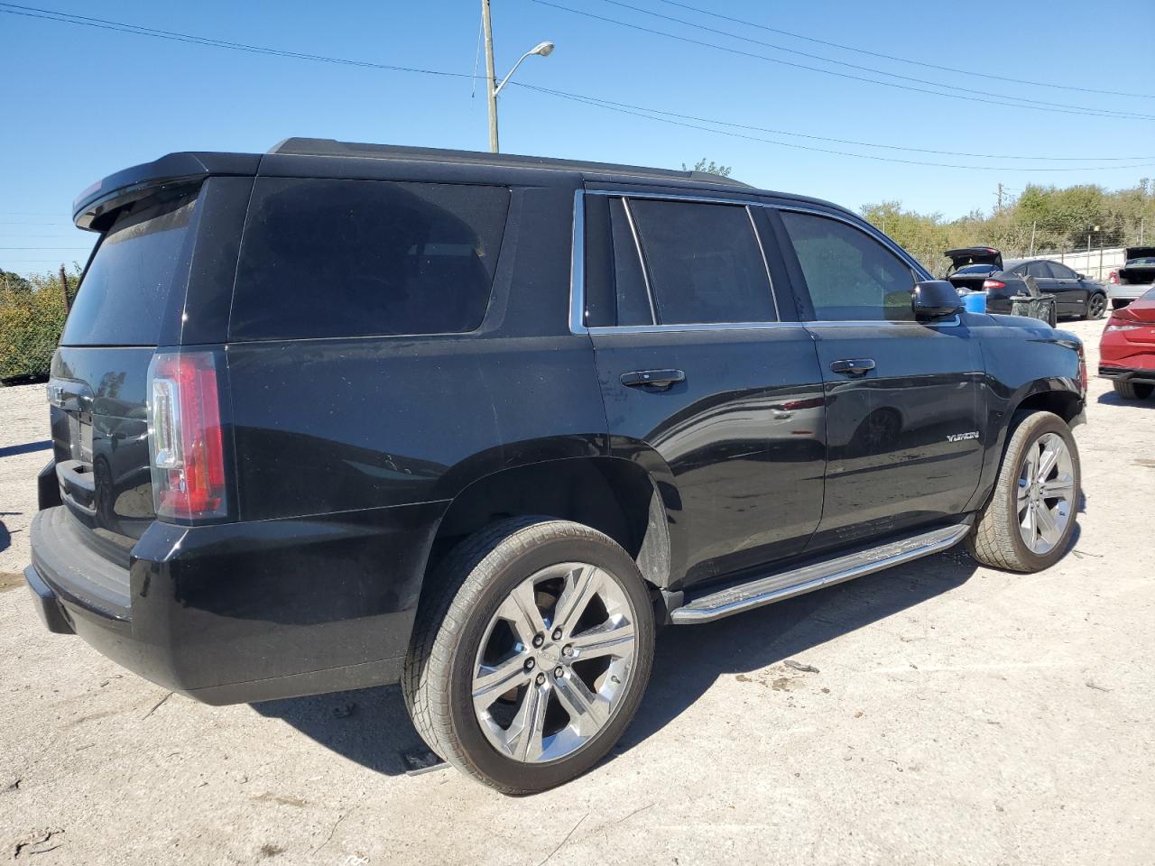 2017 GMC Yukon - Image 3