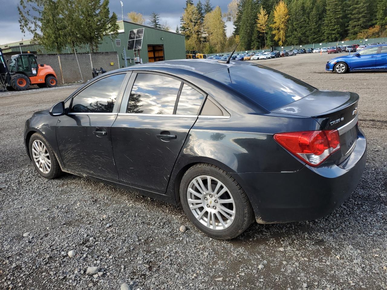 2011 Chevrolet Cruze - Image 2