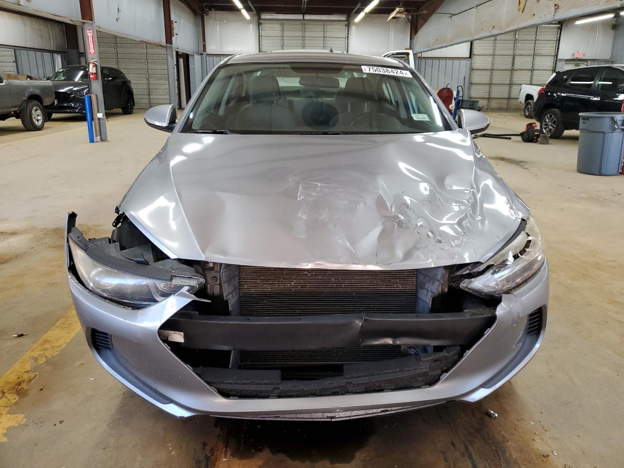 2017 Hyundai Elantra - Image 5