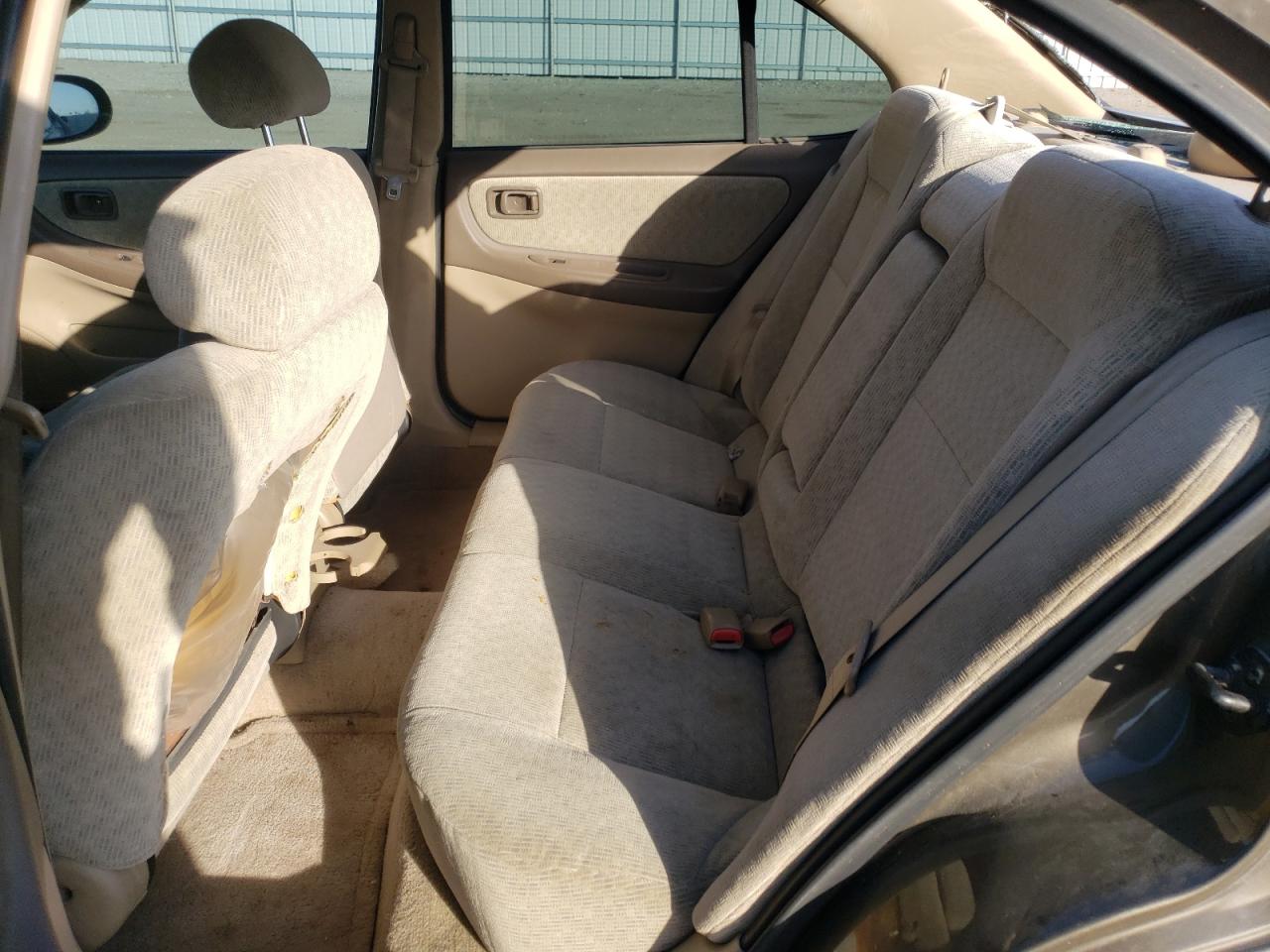 2001 Nissan Altima - Image 10