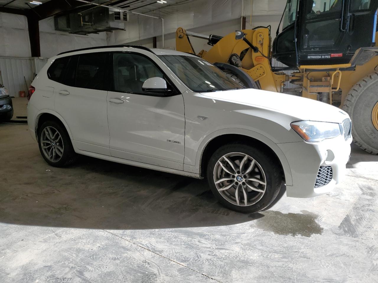 VIN 5UXWX9C32H0W73205 2017 BMW X3 no.4