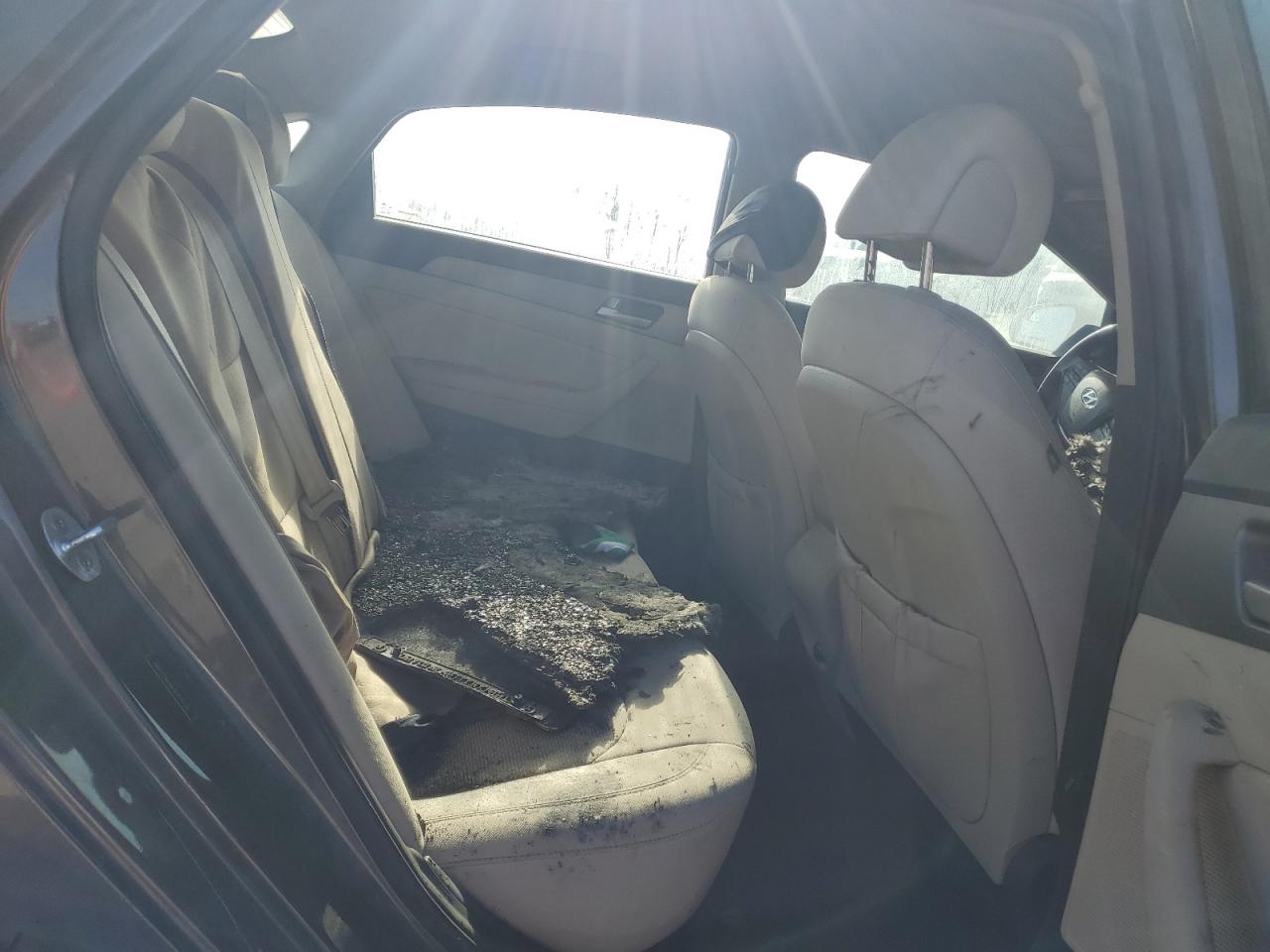 2016 Hyundai Sonata - Image 11