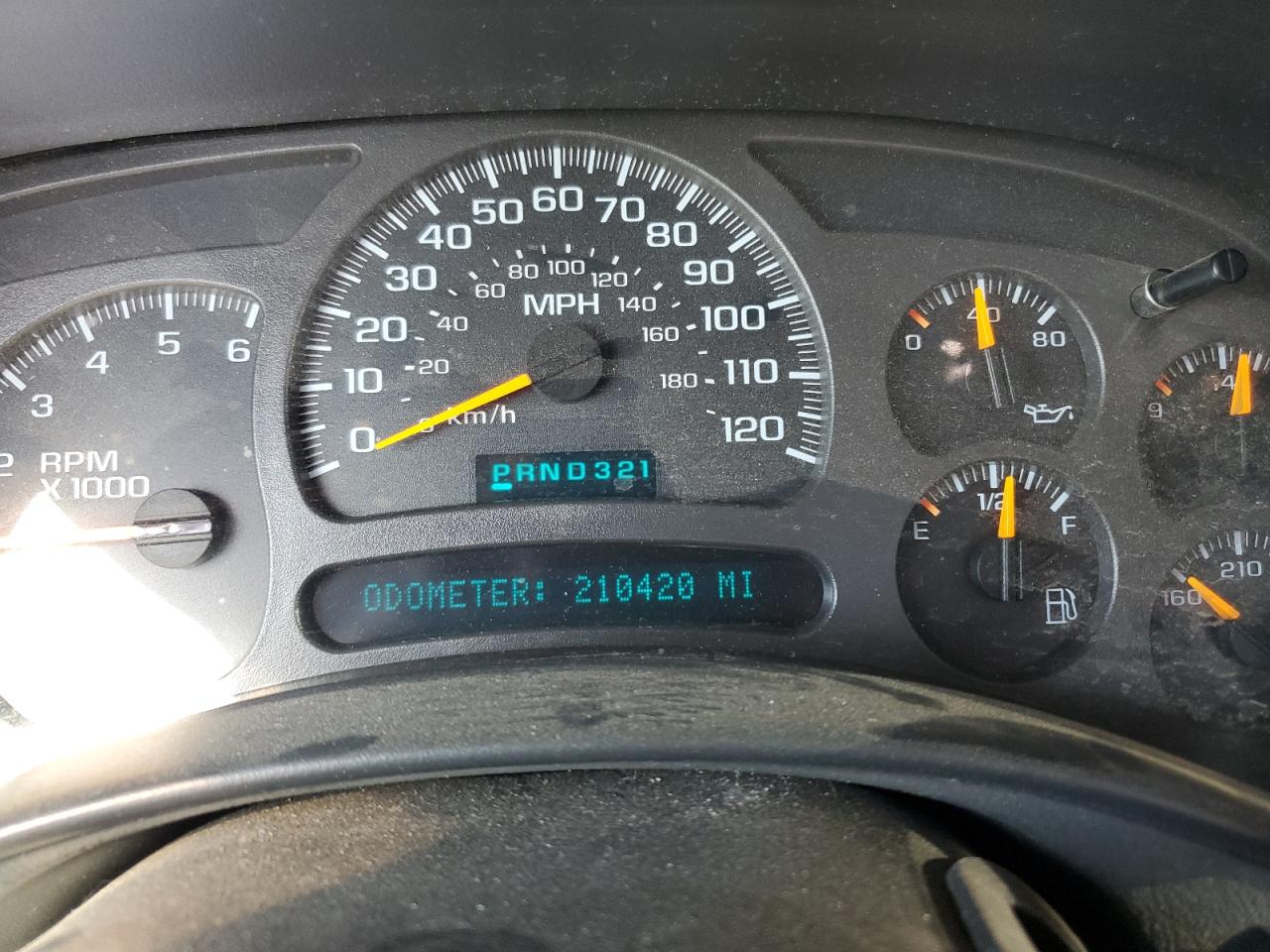 2004 Chevrolet Silverado - Image 9