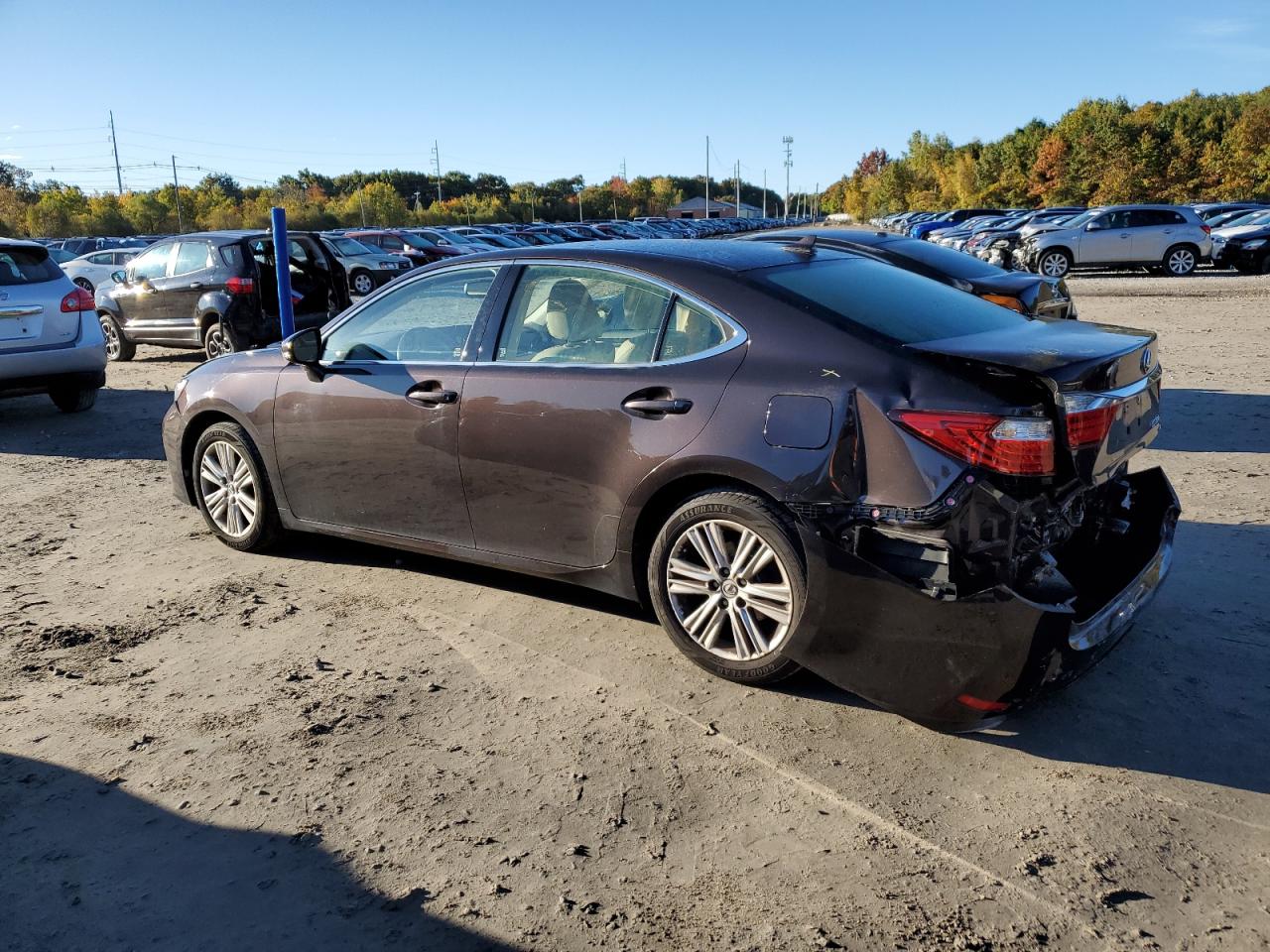 2013 Lexus ES - Image 2