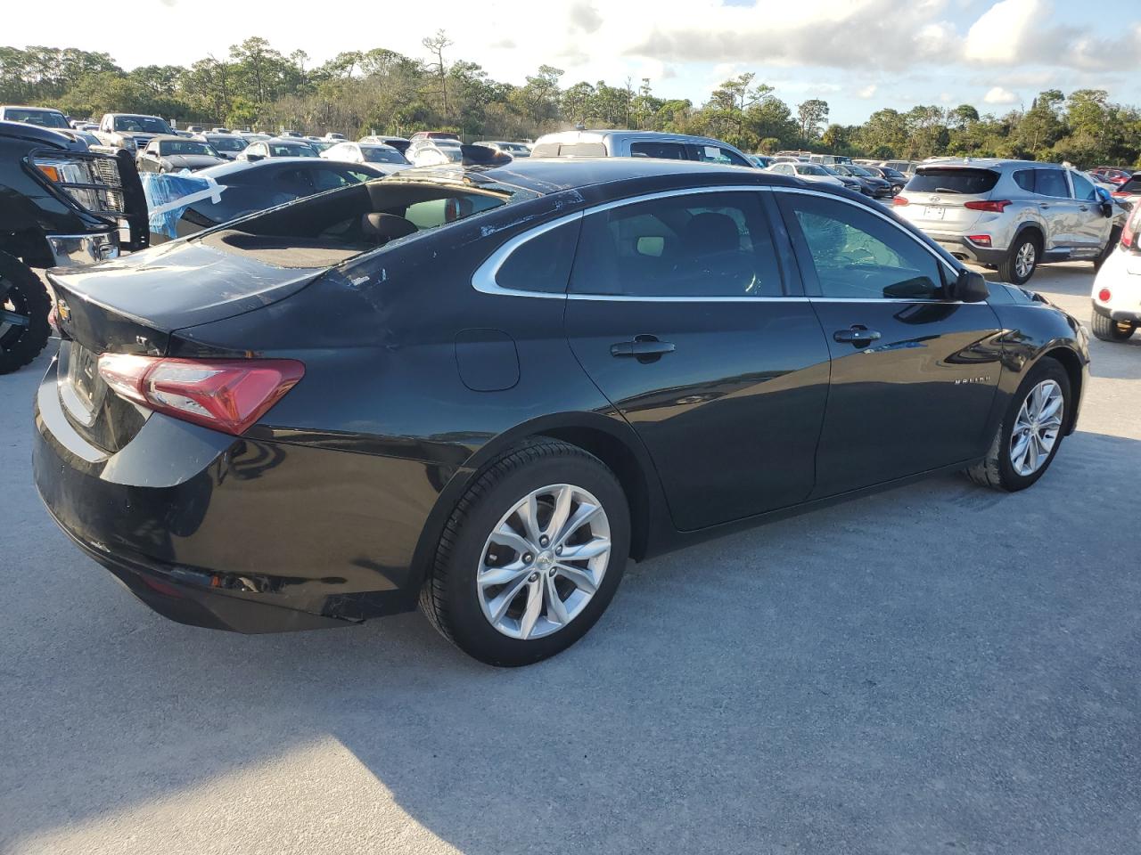 2019 Chevrolet Malibu - Image 3