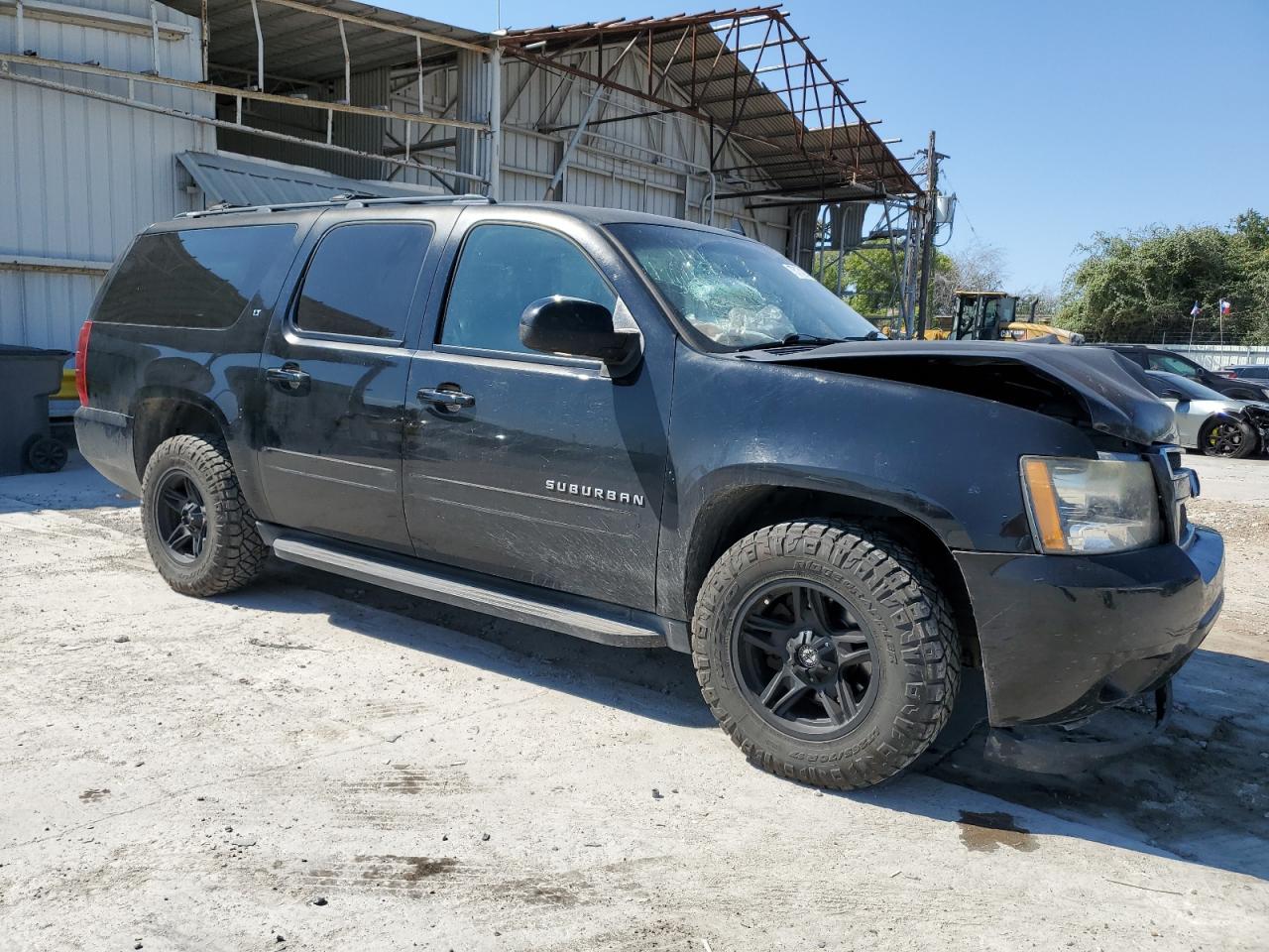 2014 Chevrolet Suburban C1500 Lt VIN: 1GNSCJE0XER189555 Lot: 75774274