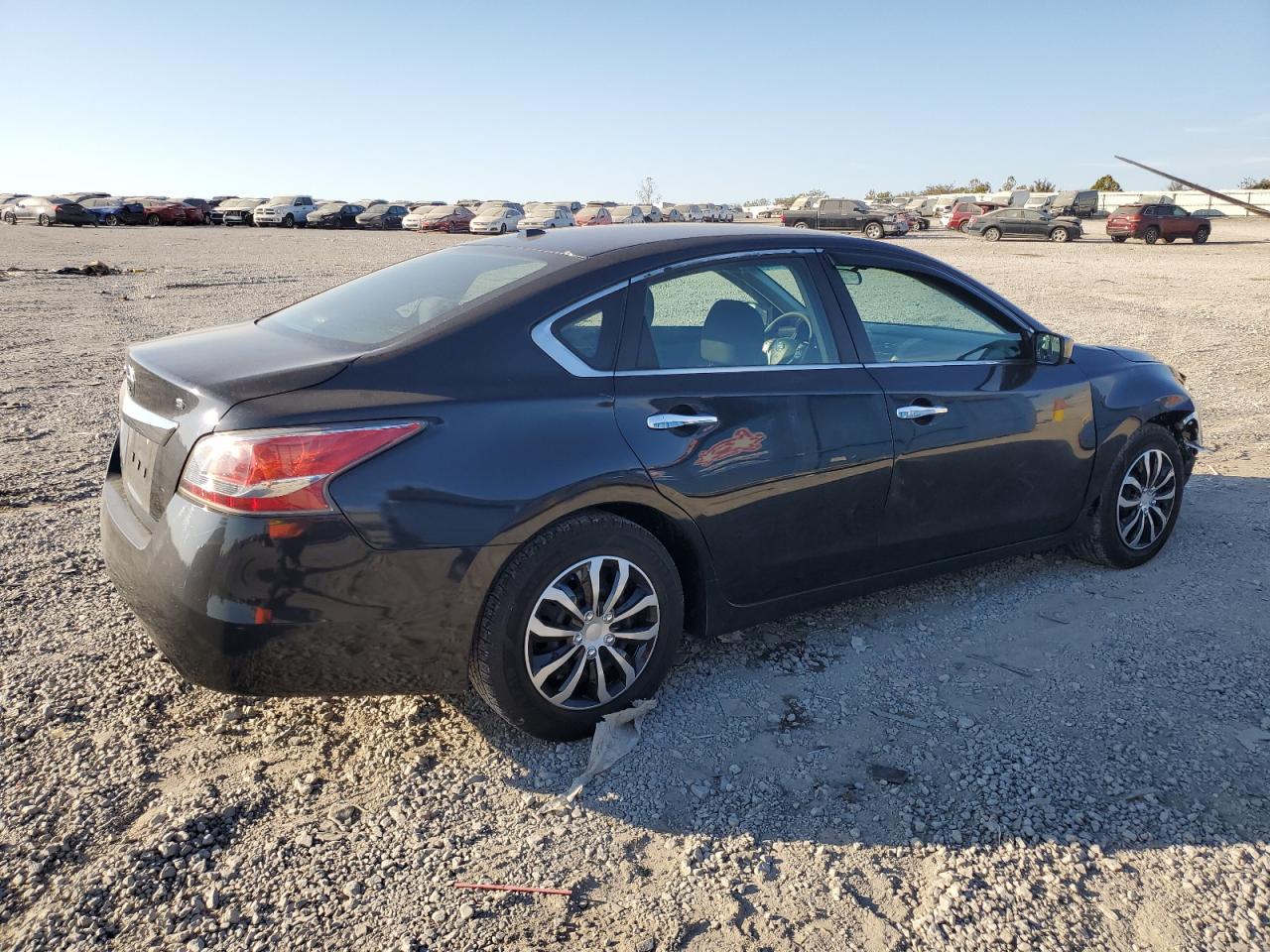 2015 Nissan Altima - Image 3