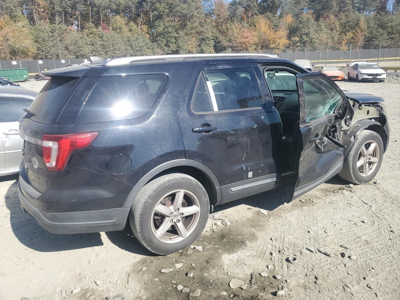 2019 Ford Explorer - Image 3