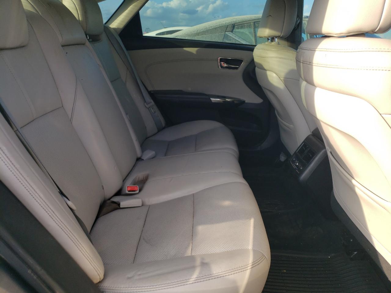 2017 Toyota Avalon - Image 10