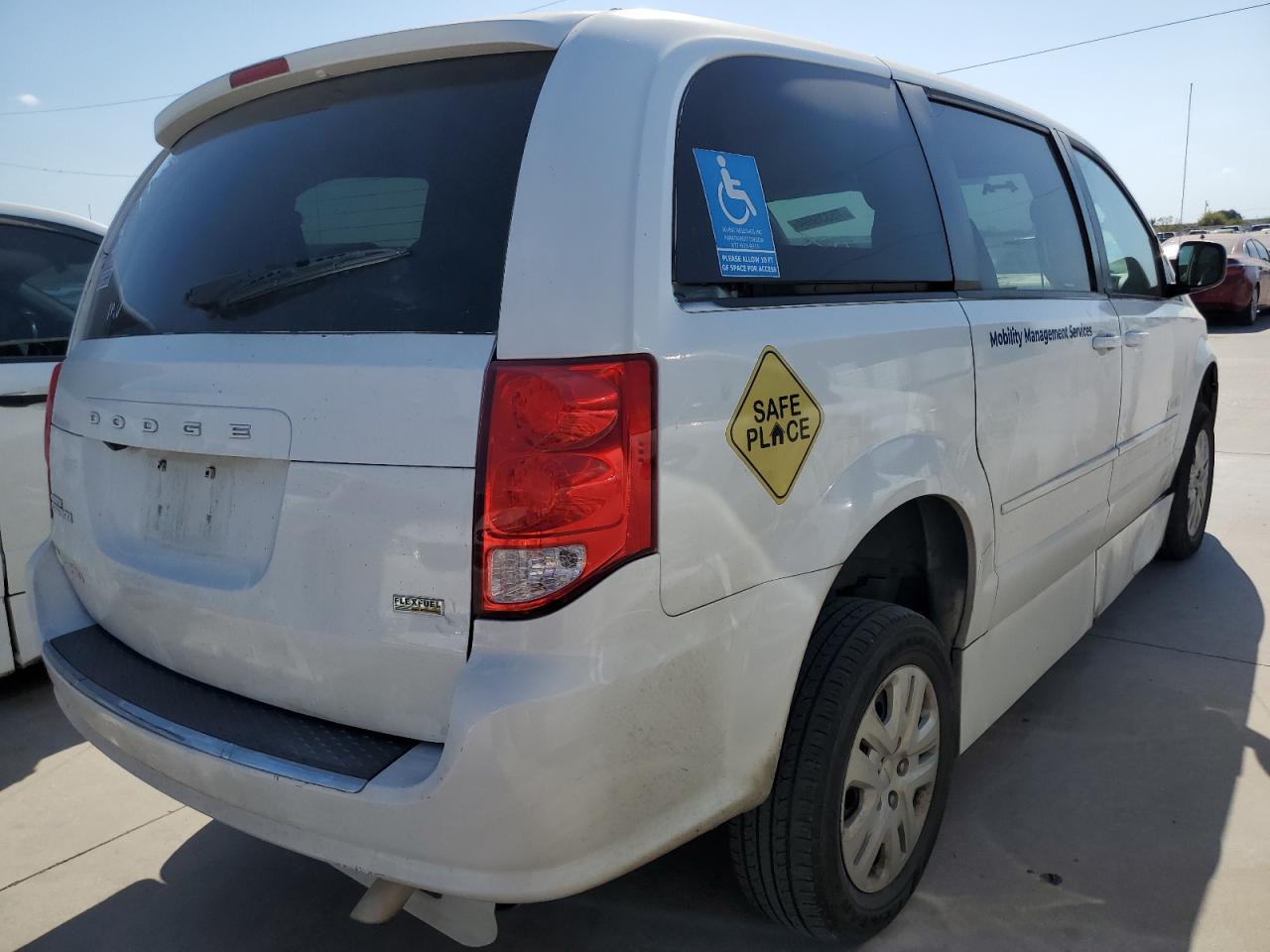 2017 Dodge Caravan - Image 3