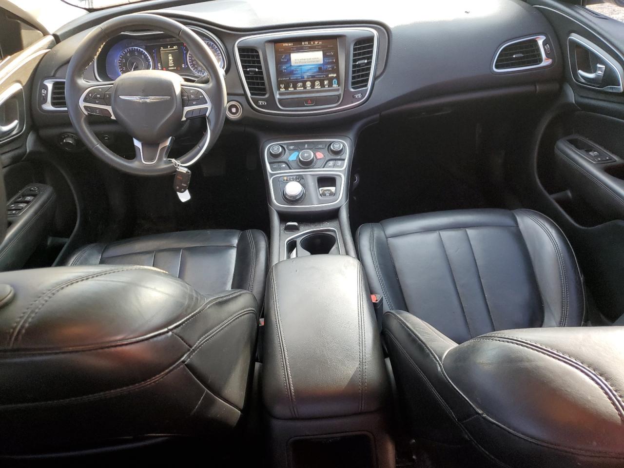 2017 Chrysler 200 - Image 8