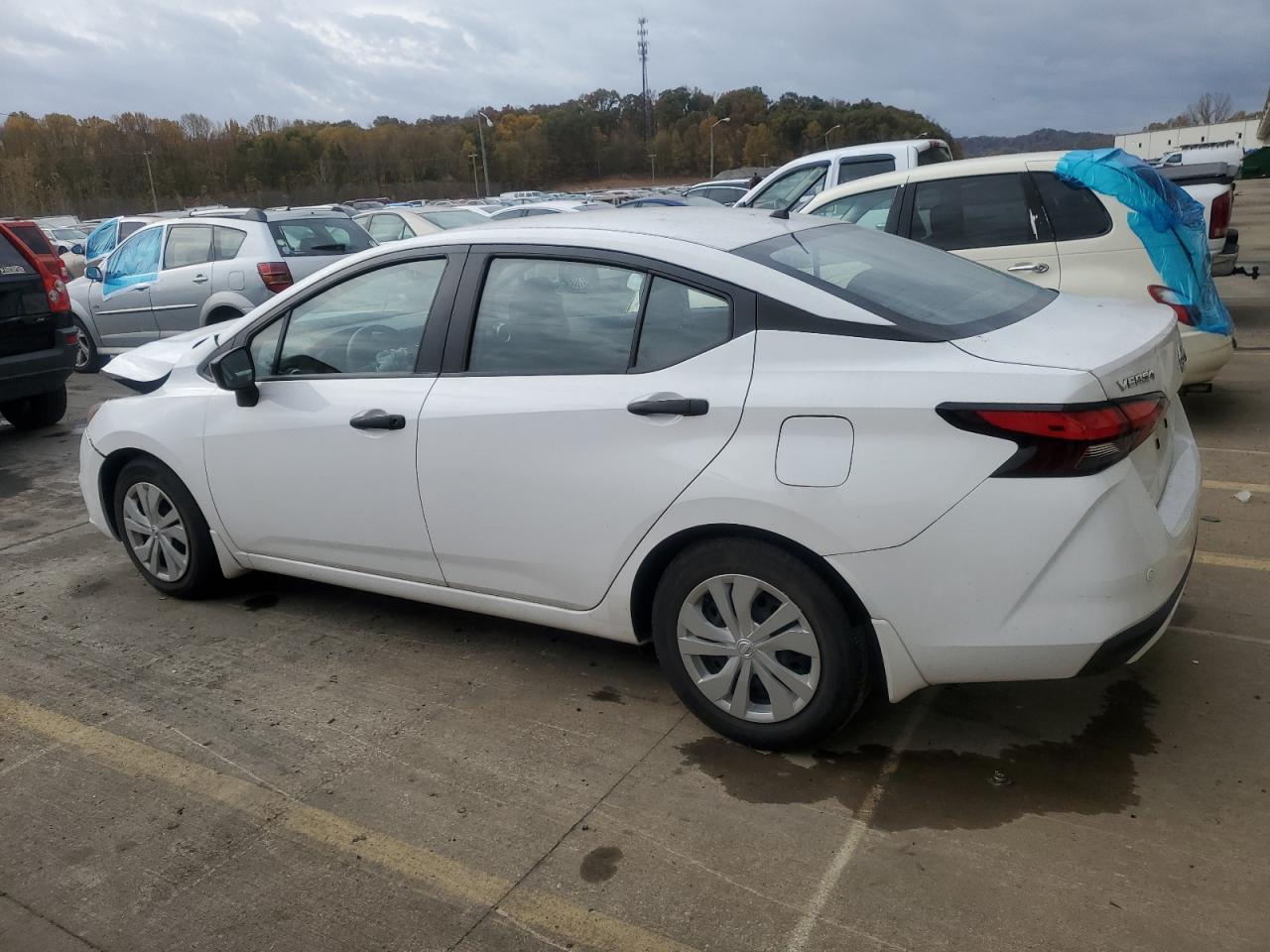 2021 Nissan Versa - Image 2