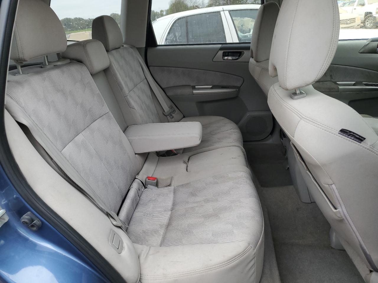 2010 Subaru Forester - Image 12
