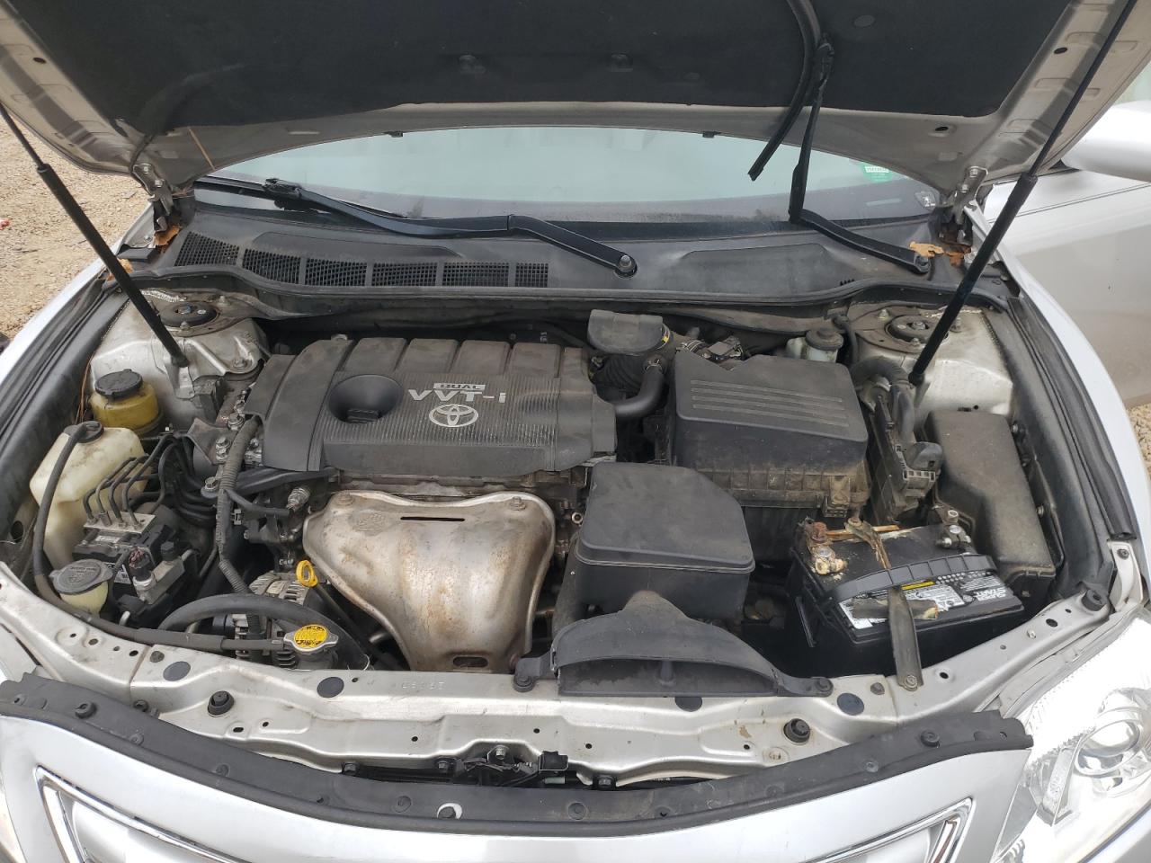 2010 Toyota Camry - Image 13