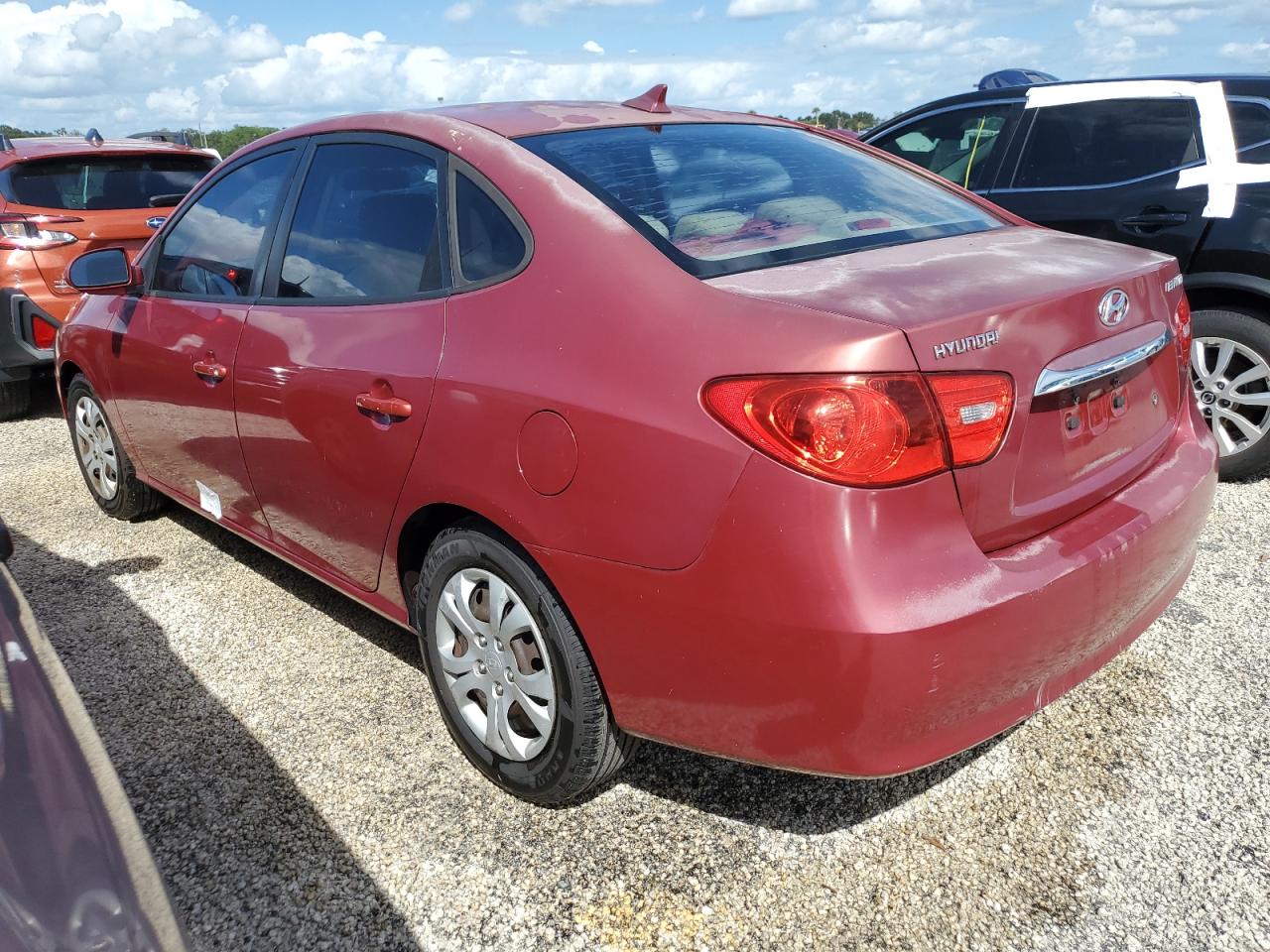 2010 Hyundai Elantra - Image 2
