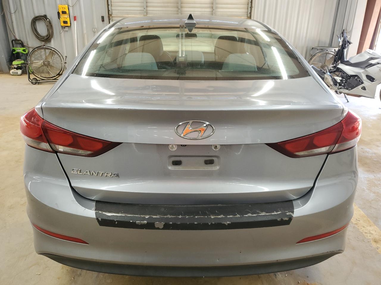 2017 Hyundai Elantra - Image 6