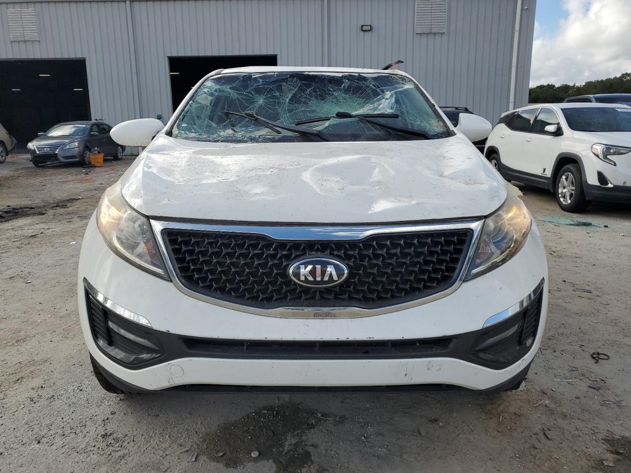 VIN KNDPB3AC0G7872232 2016 KIA SPORTAGE no.5