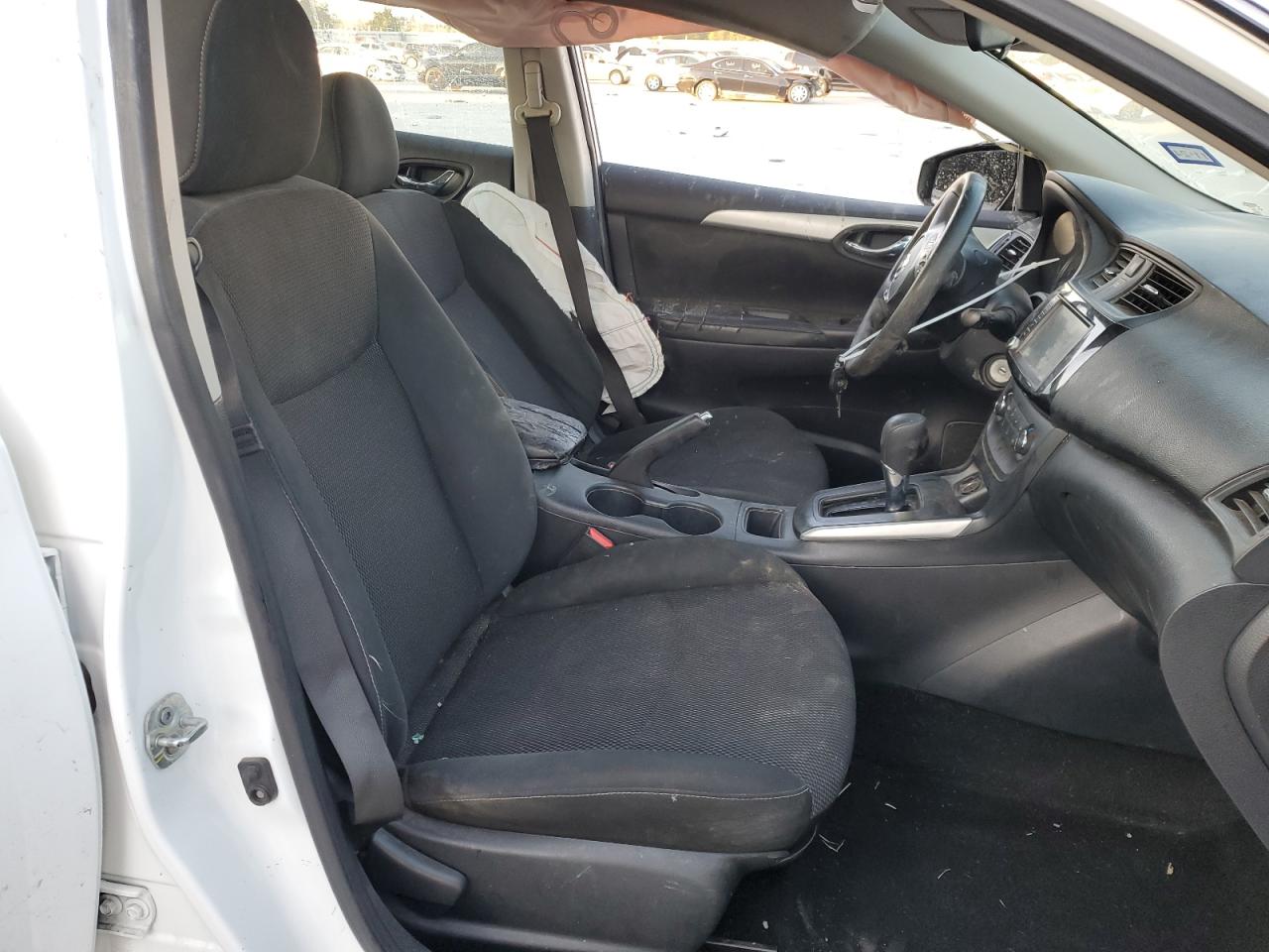 2019 Nissan Sentra - Image 13