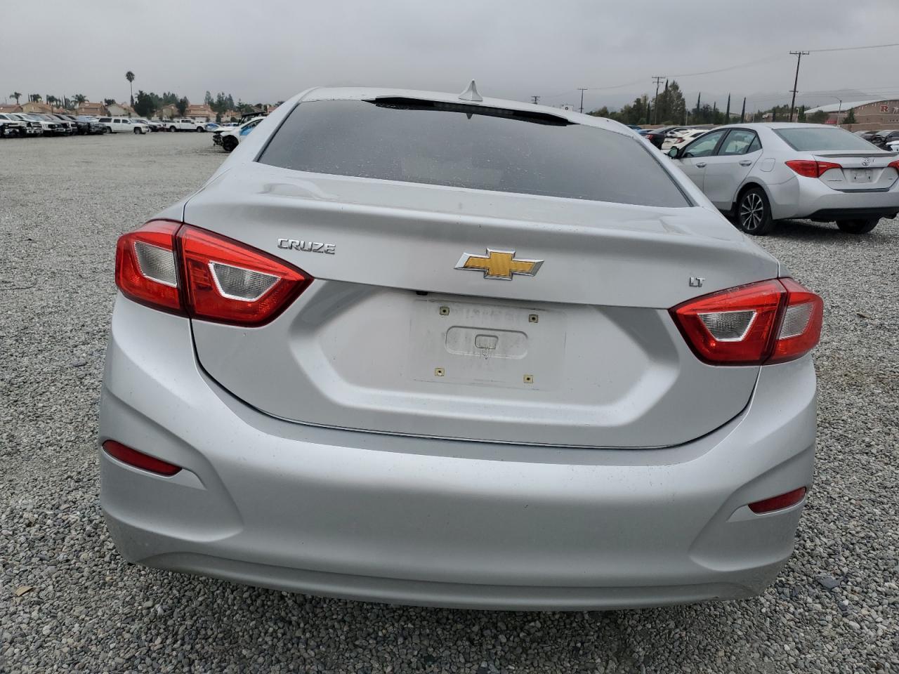 2019 Chevrolet Cruze Lt VIN: 1G1BE5SM0K7140947 Lot: 76138014