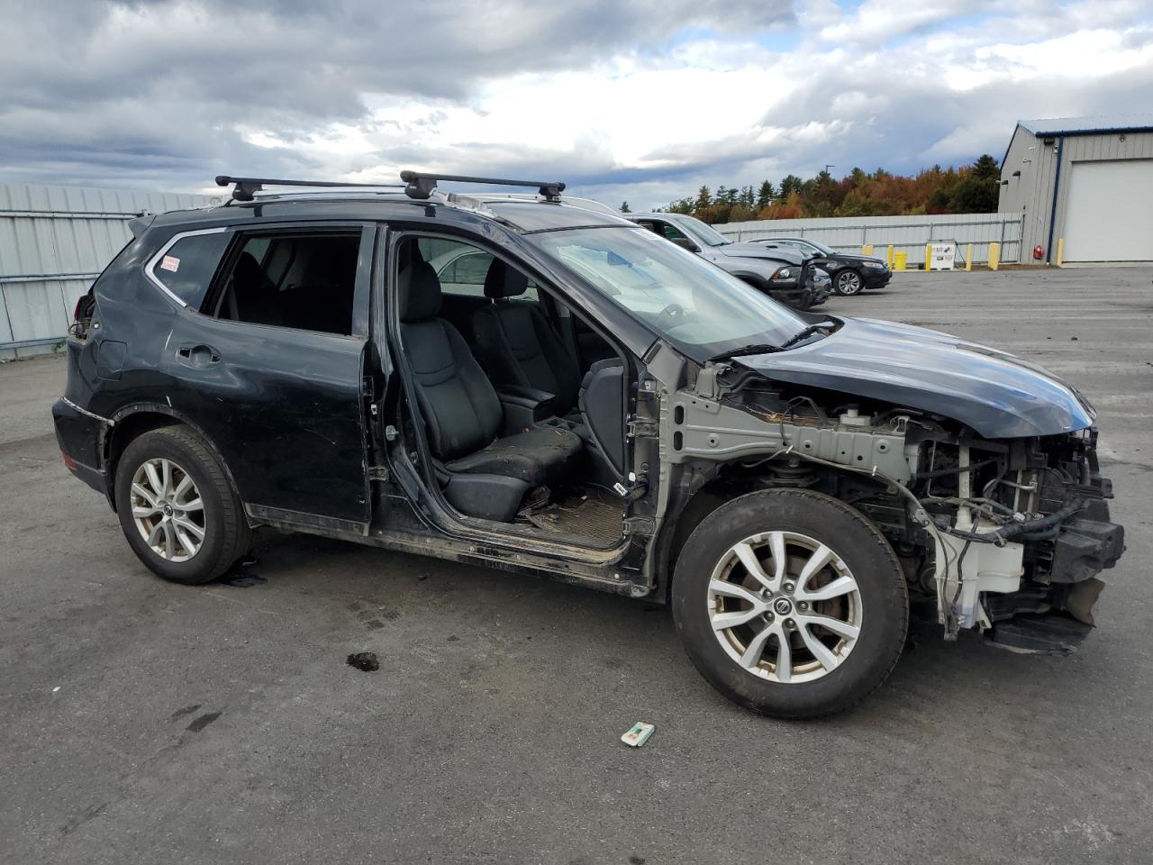 2018 Nissan Rogue - Image 4