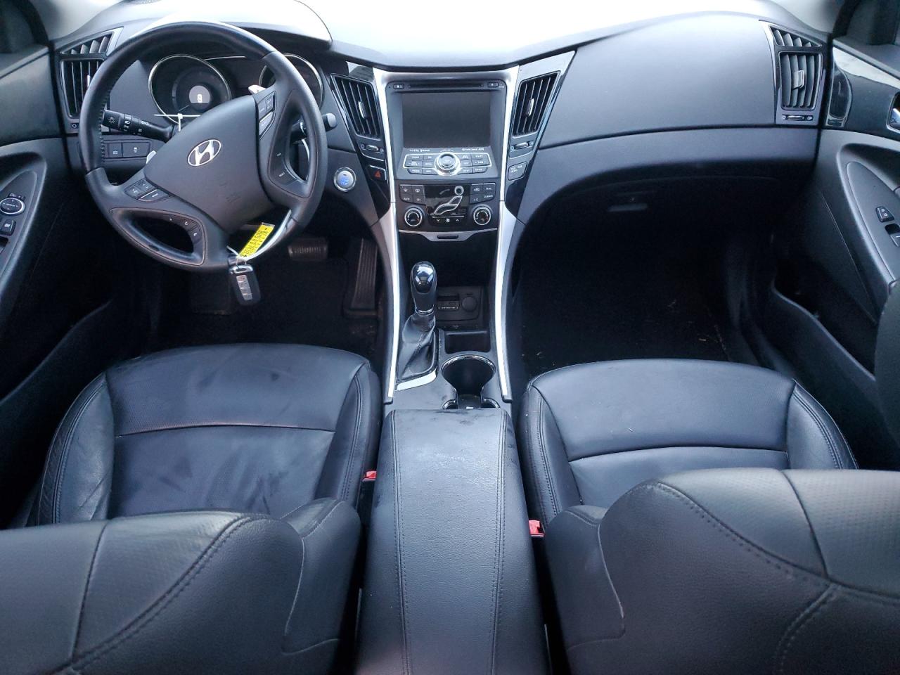 2013 Hyundai Sonata - Image 8