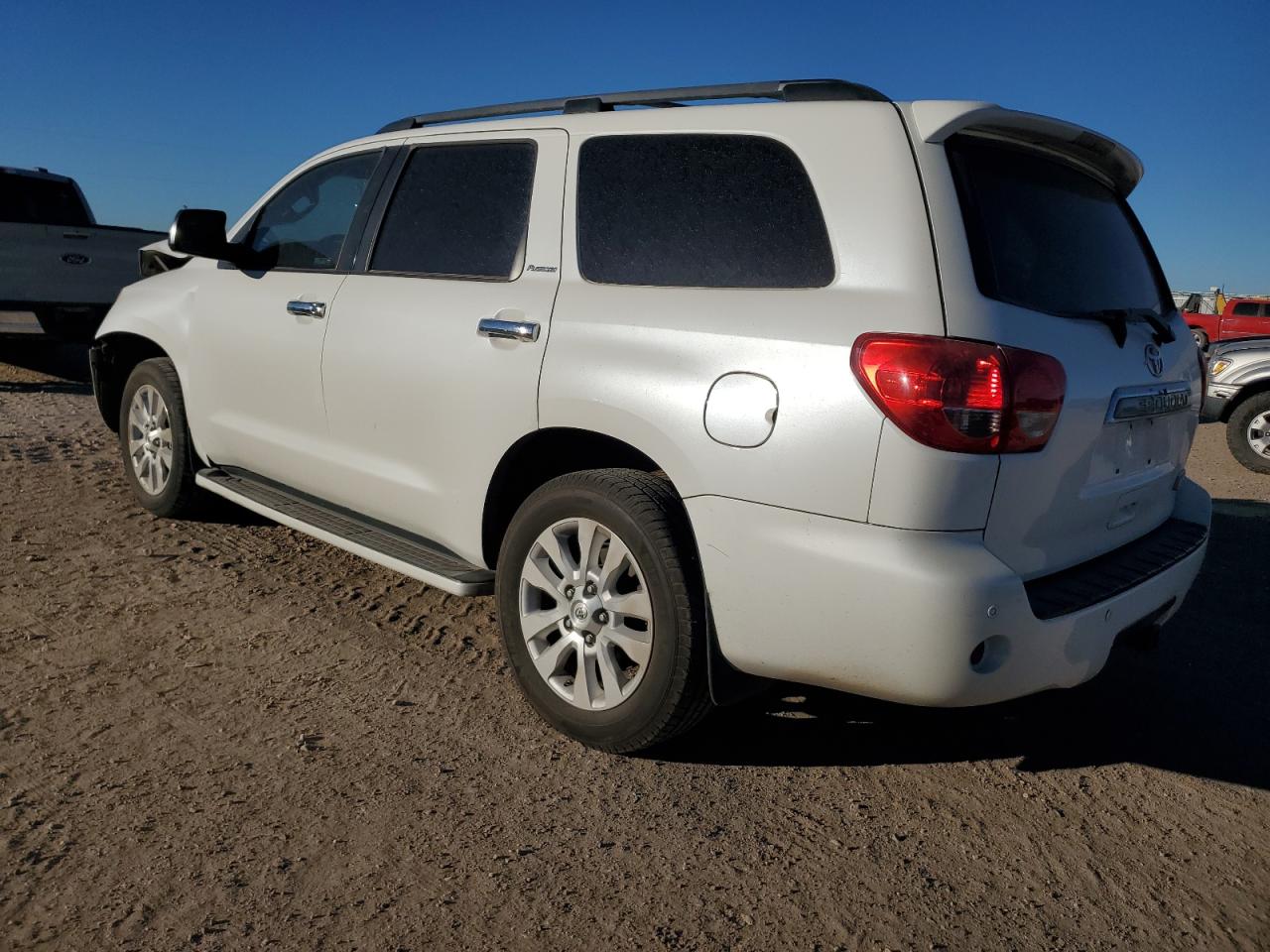 2011 Toyota Sequoia Platinum VIN: 5TDYY5G11BS031975 Lot: 76718494