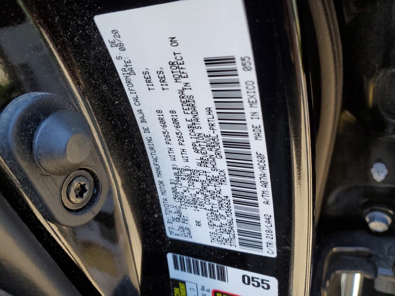 2020 Toyota Tacoma - Image 12