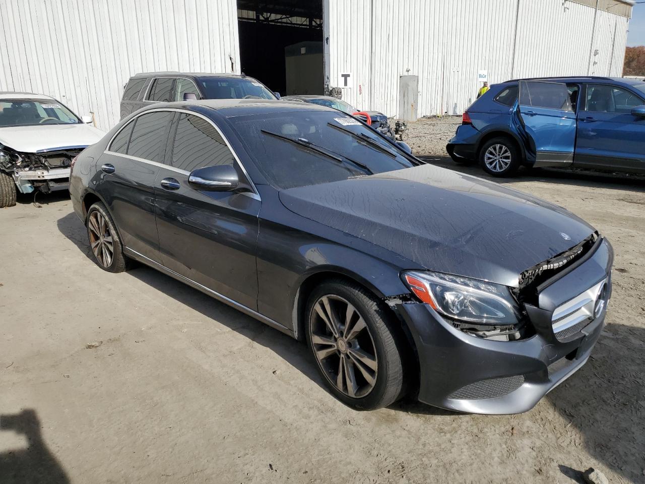 VIN 55SWF4KB3FU093264 2015 MERCEDES-BENZ C-CLASS no.4