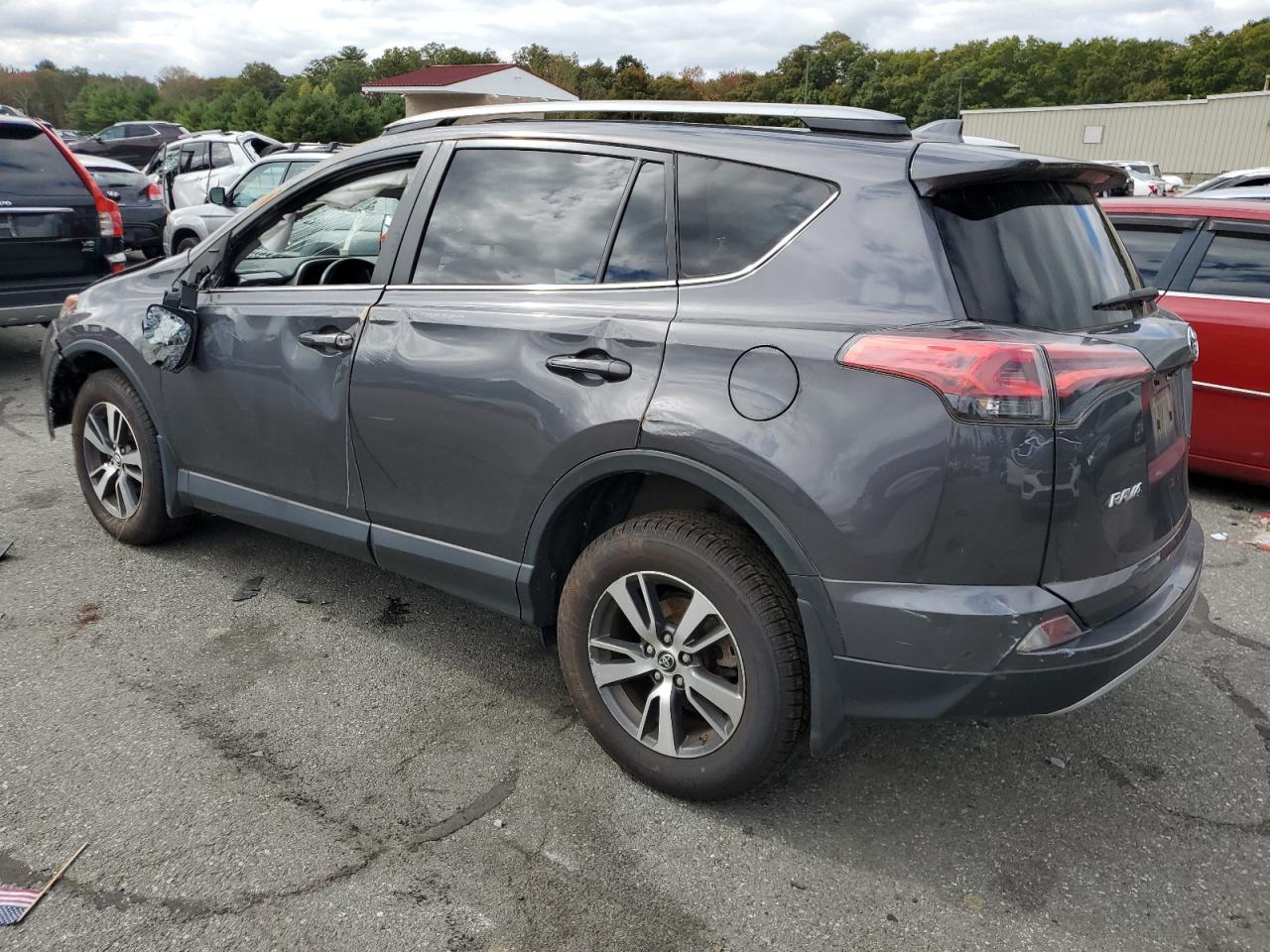 JTMRFREV8JJ194187 2018 TOYOTA RAV 4 - Image 2