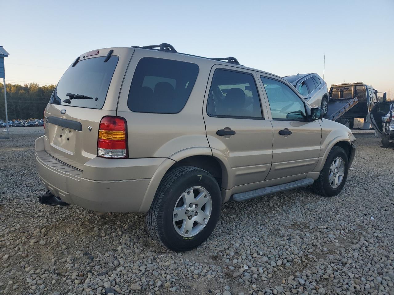 2007 Ford Escape - Image 3