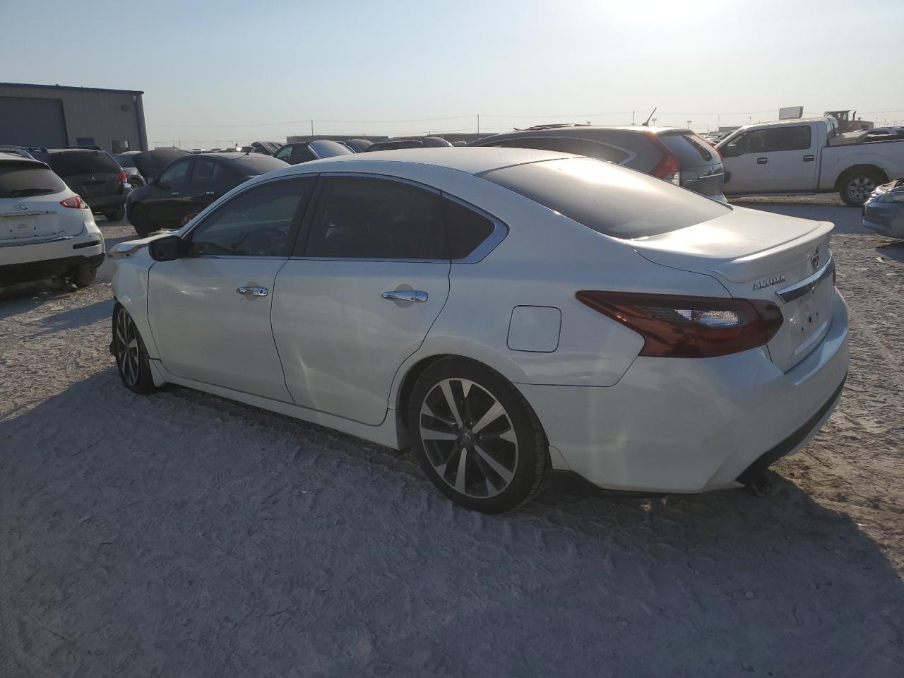 1N4AL3AP7HC495144 2017 NISSAN ALTIMA - Image 2