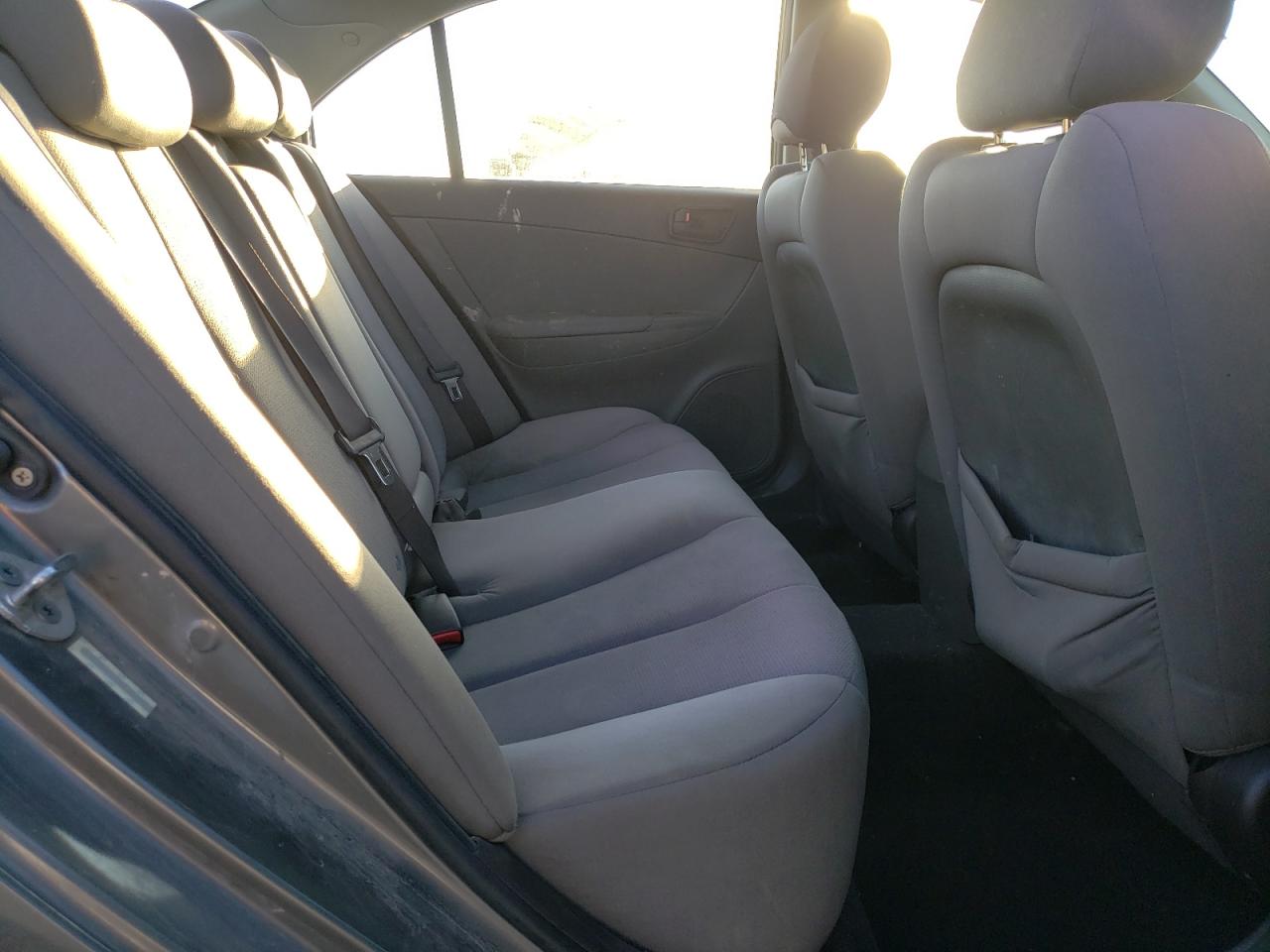 2010 Hyundai Sonata - Image 10