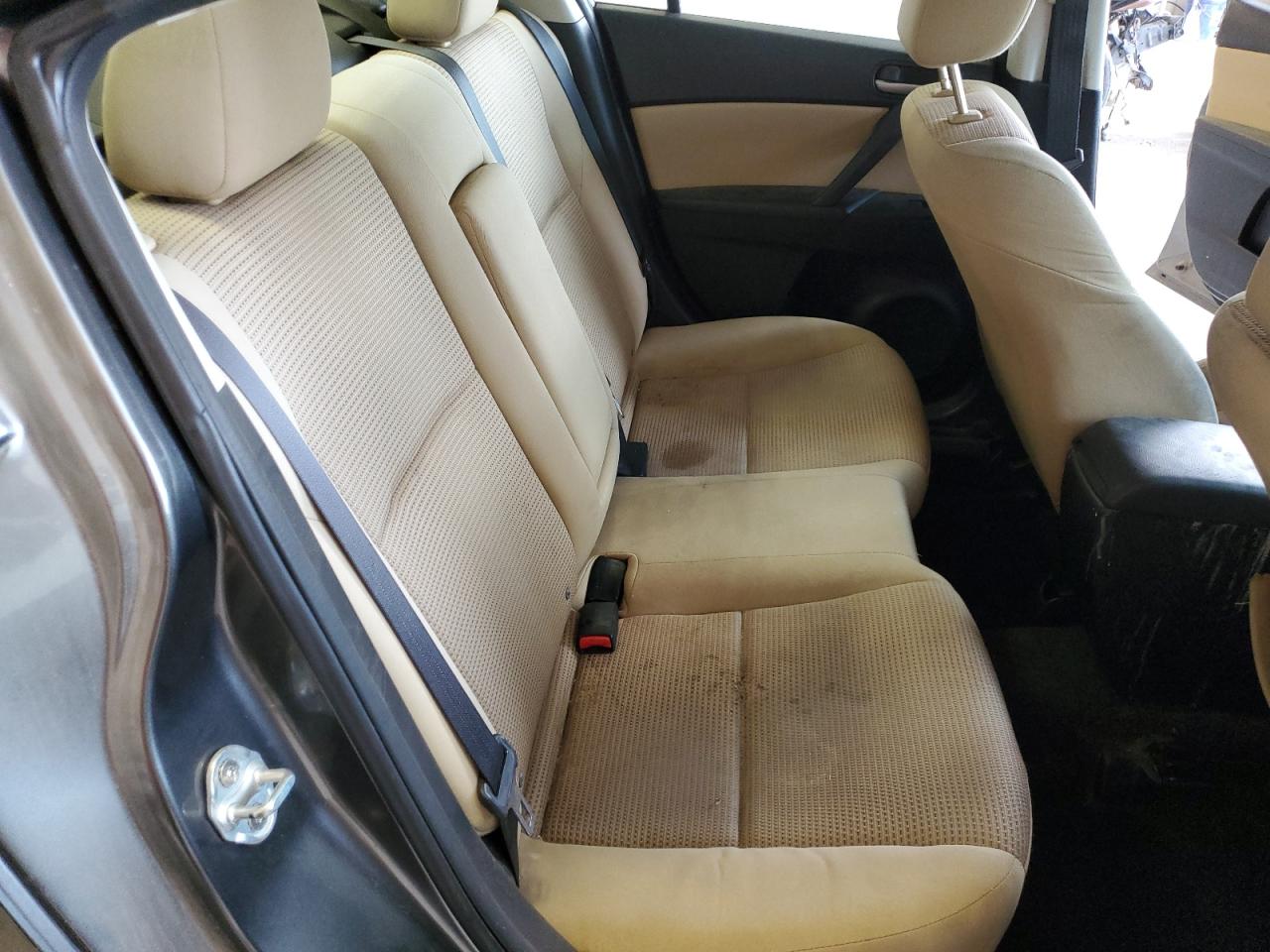 2012 Mazda 3 - Image 10