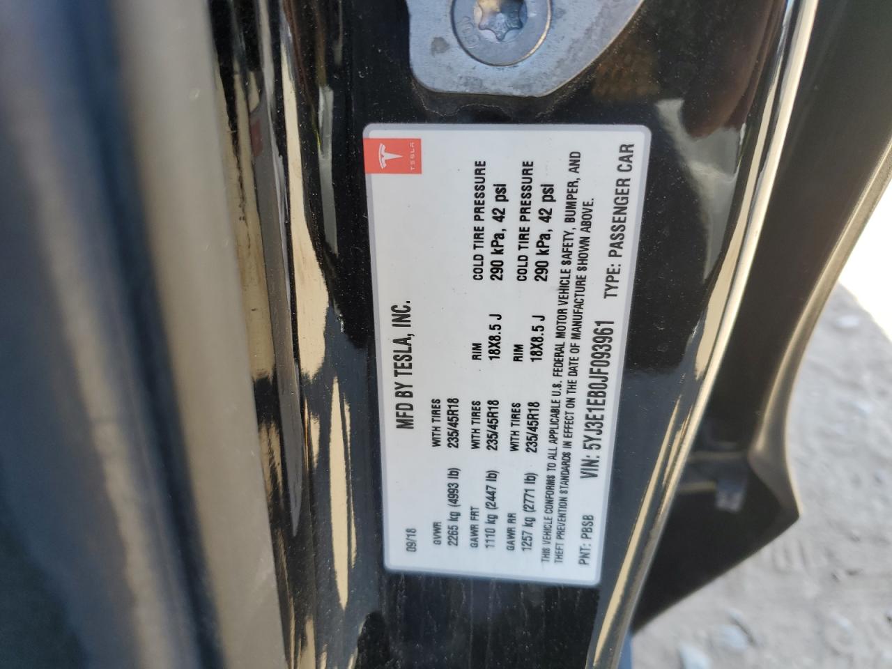 5YJ3E1EB0JF093961 2018 Tesla Model 3