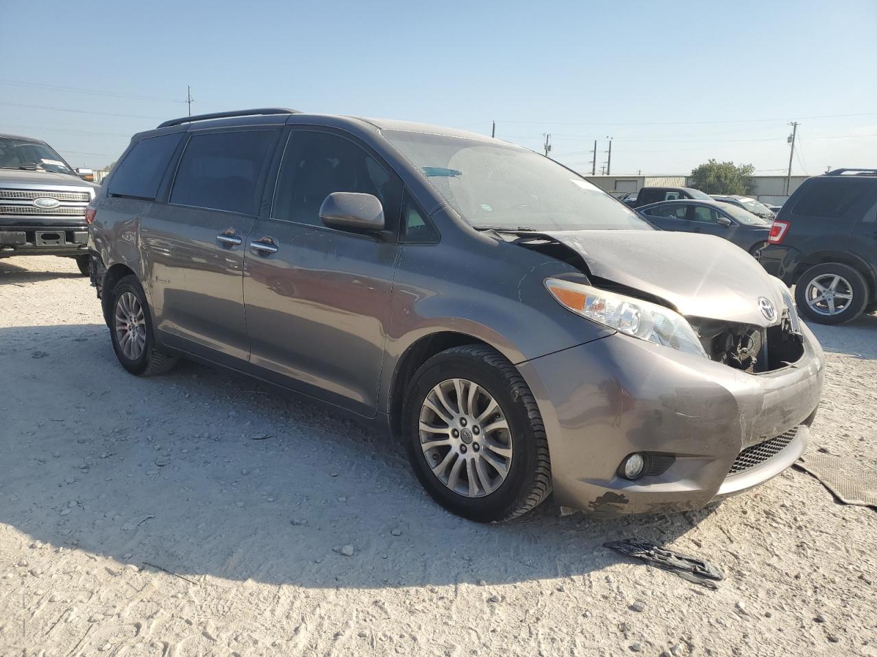 2016 Toyota Sienna Xle VIN: 5TDYK3DCXGS765999 Lot: 74849294