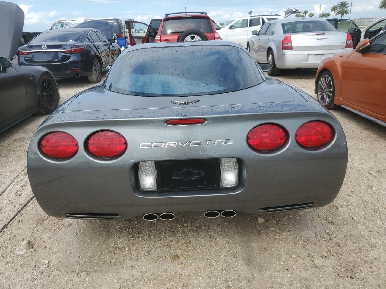 1G1YY22GX35102570 2003 Chevrolet Corvette