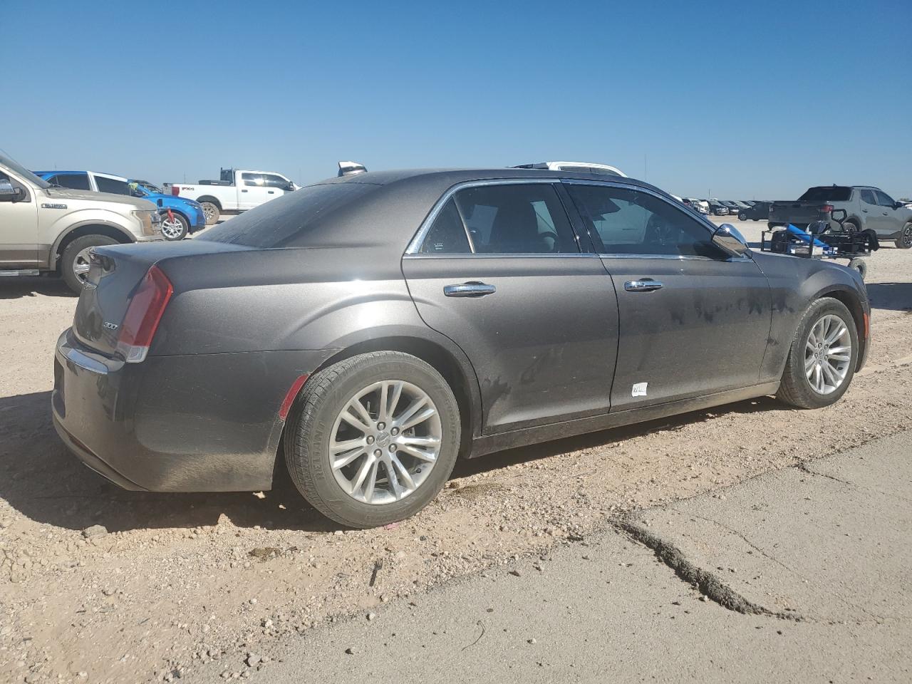 2019 Chrysler 300 - Image 3
