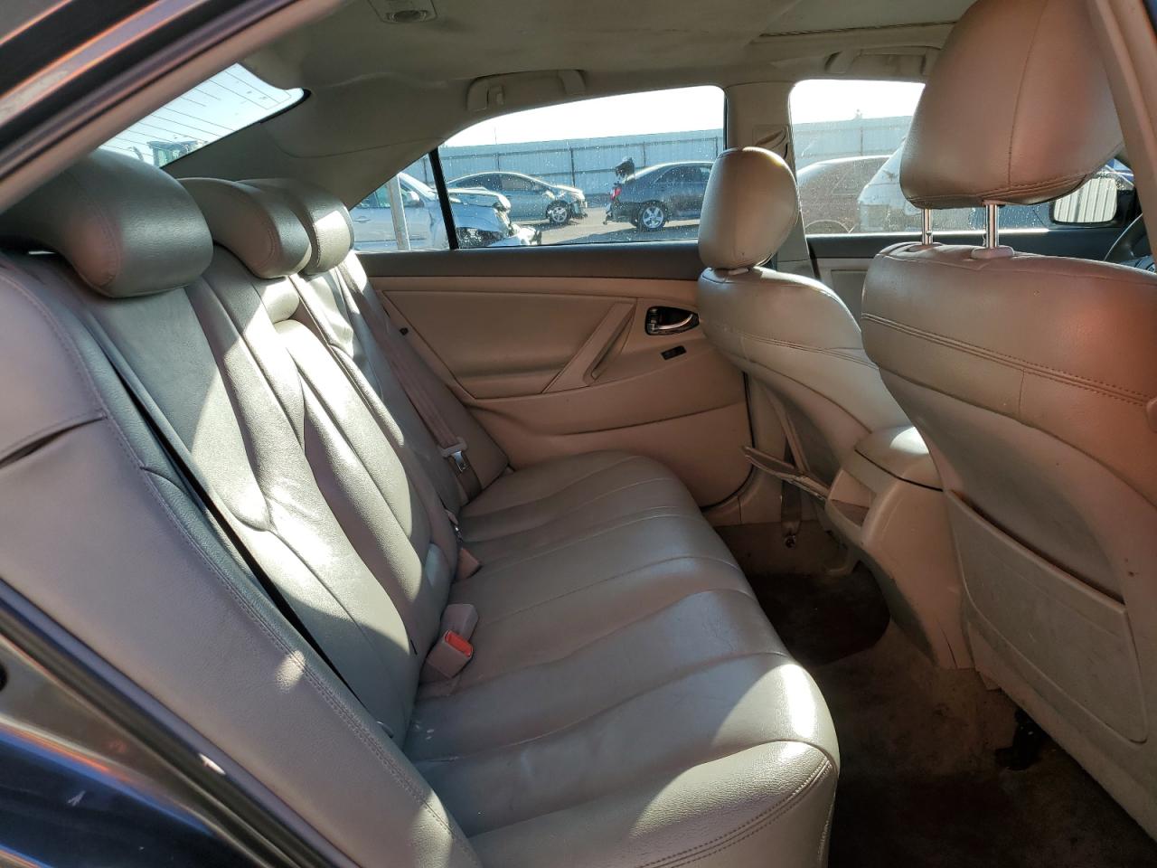 2009 Toyota Camry - Image 10