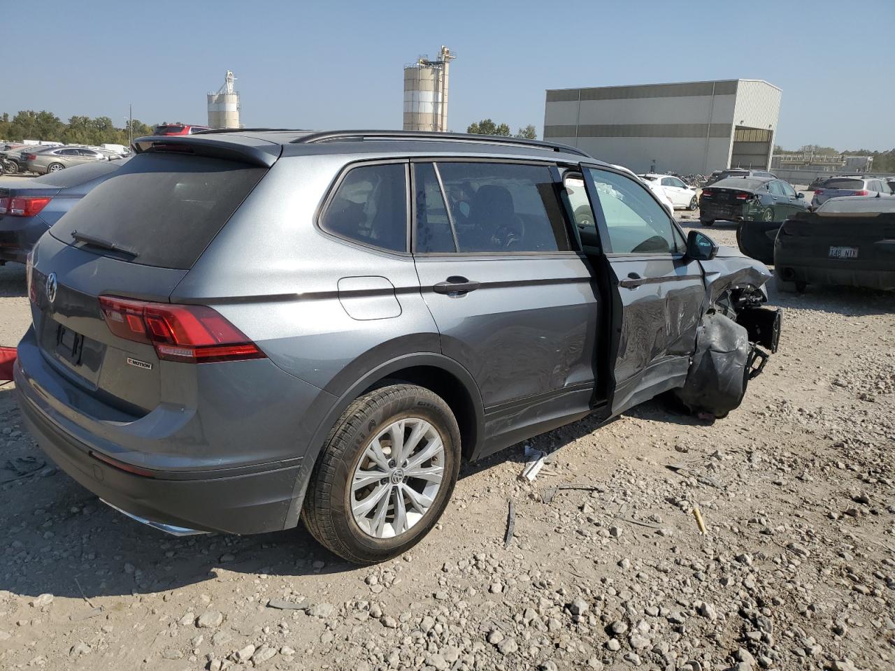 3VV0B7AXXKM105547 2019 Volkswagen Tiguan S