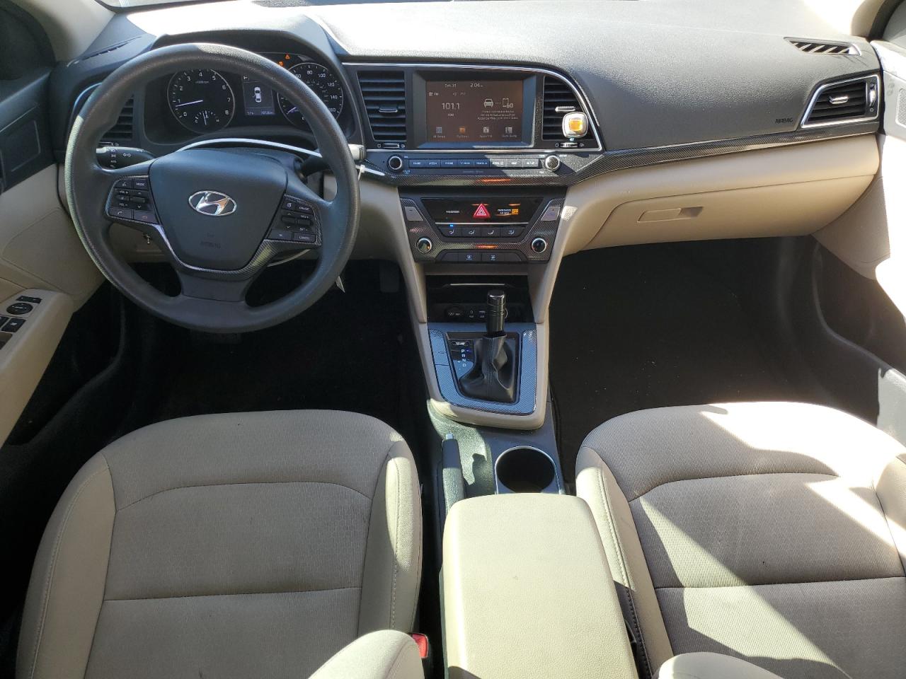 2018 Hyundai Elantra - Image 8