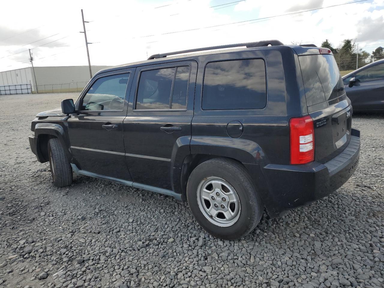 2010 Jeep Liberty (Patriot) - Image 2