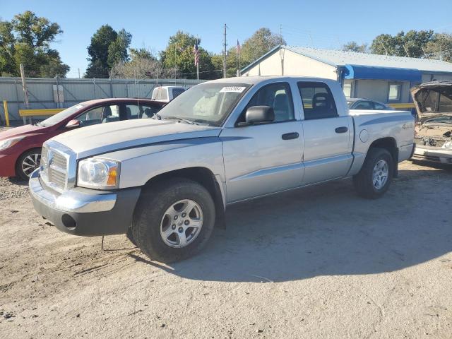 2005 Dodge Dakota Quad Slt