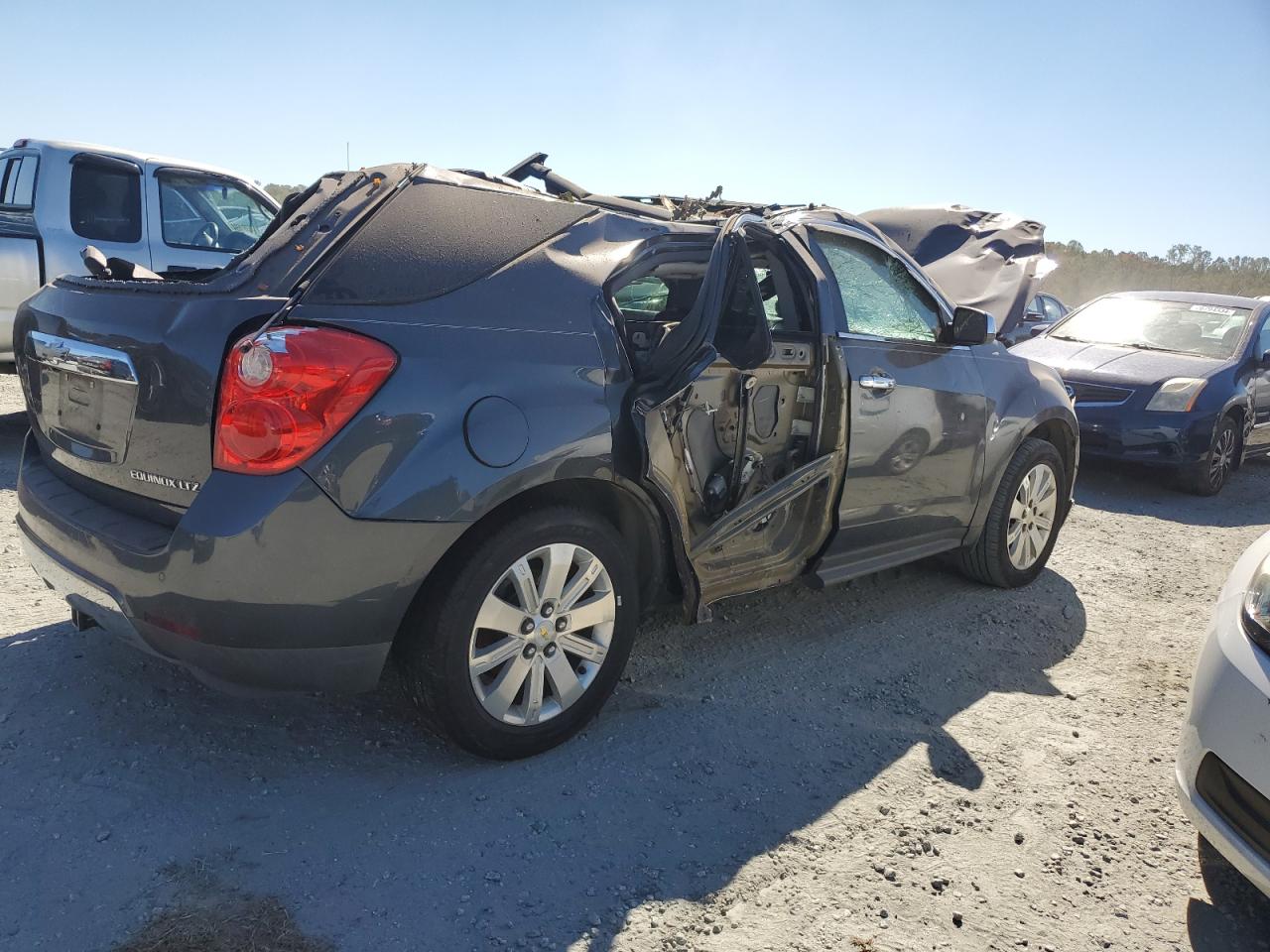 2010 Chevrolet Equinox - Image 3
