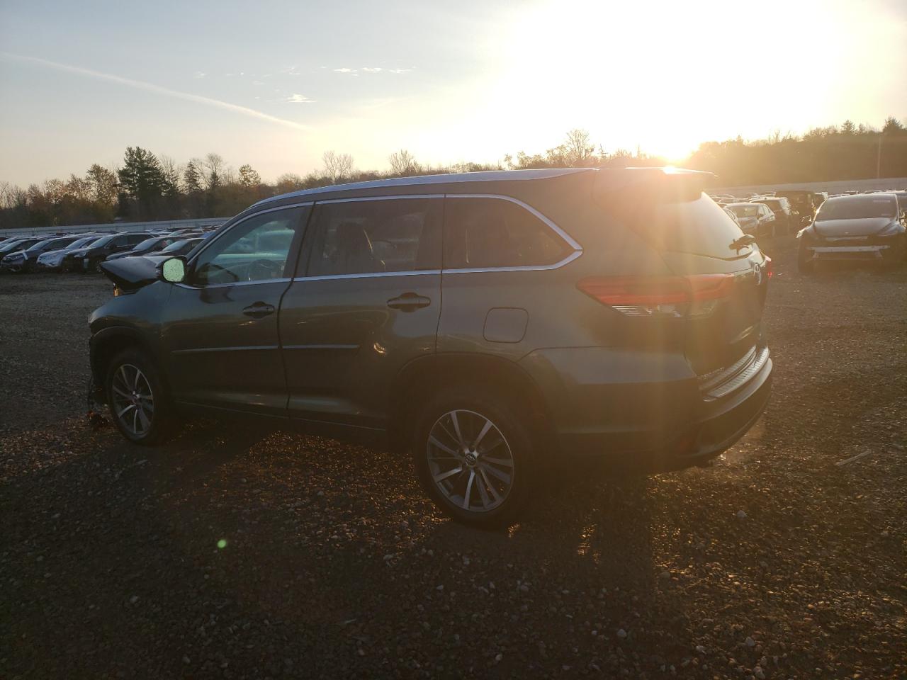 2017 Toyota Highlander Se VIN: 5TDJZRFH9HS476588 Lot: 77739964